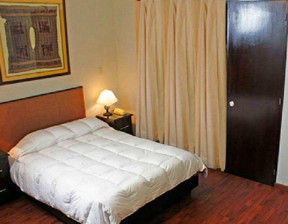 Hostal Torreblanca Hotel Lima Bagian luar foto