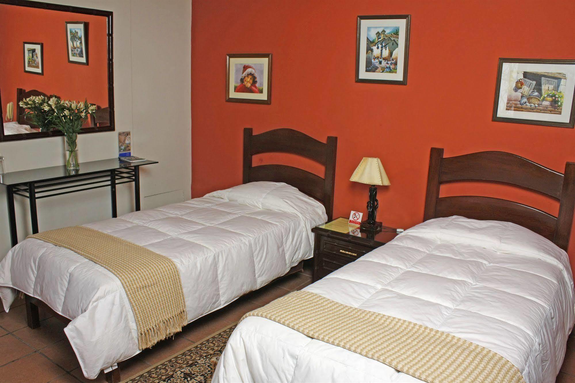 Hostal Torreblanca Hotel Lima Bagian luar foto