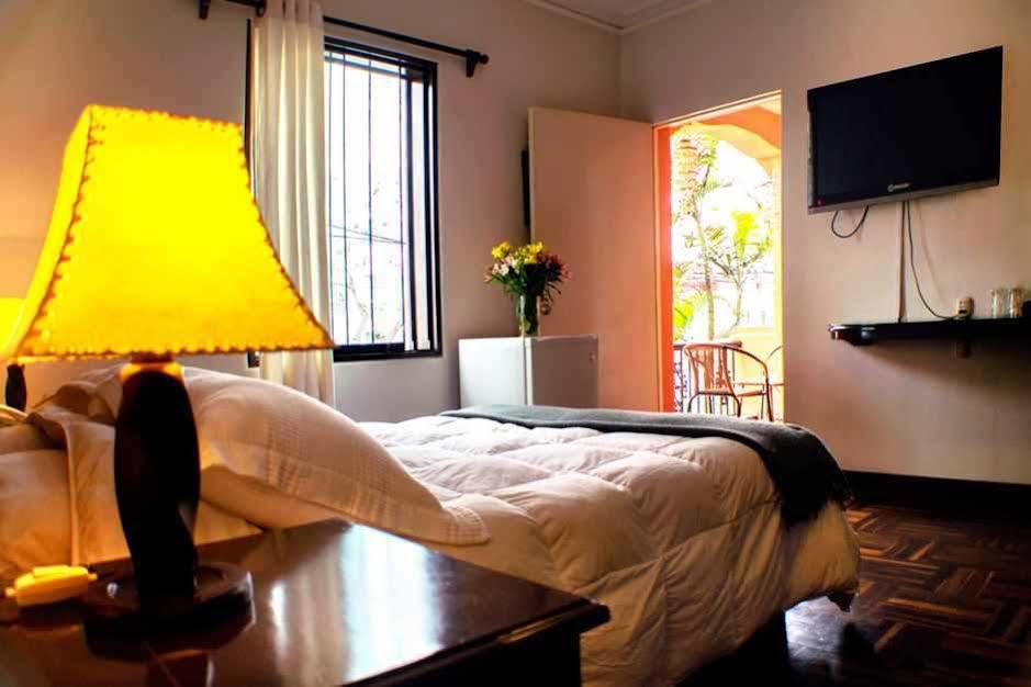 Hostal Torreblanca Hotel Lima Bagian luar foto